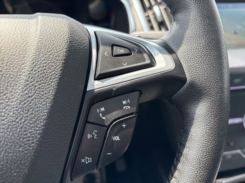 Used 2018 Ford Edge Titanium w/ Equipment Group 302A AWD/4WD image 23