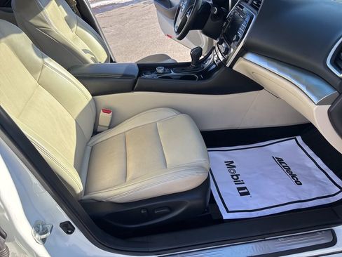 Used 2019 Nissan Maxima 3.5 SL w/ Floor Mat Group FWD image 19