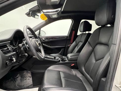 Used 2023 Porsche Macan S image 5