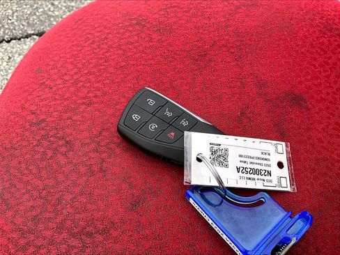 Used 2023 Chevrolet Tahoe Premier w/ Premium Package image 31