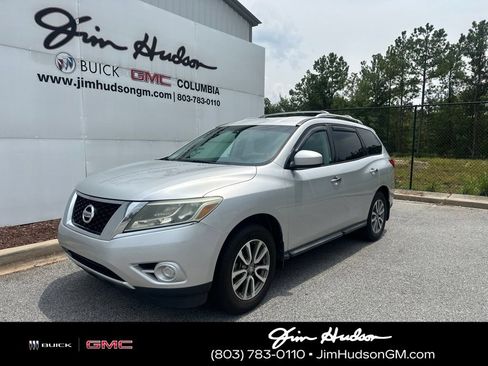 Used 2013 Nissan Pathfinder SV w/ Cargo Pkg FWD image 1