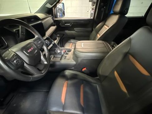 Used 2024 GMC Sierra 2500 AT4 w/ AT4 Premium Plus Package AWD/4WD image 8