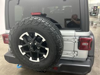 Used 2024 Jeep Wrangler Unlimited Rubicon 4xe AWD/4WD video 4