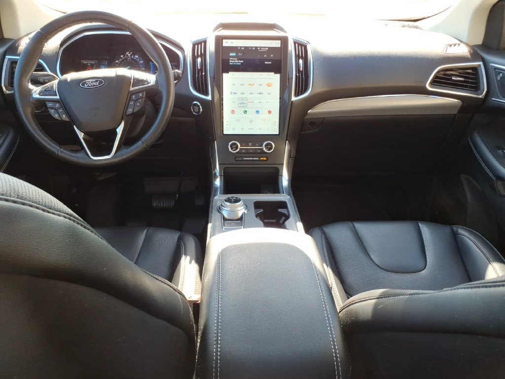 Used 2021 Ford Edge Titanium w/ Equipment Group 301A FWD image 12