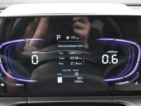 Used 2025 Kia Telluride S FWD image 18