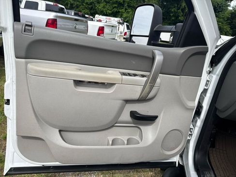 Used 2012 Chevrolet Silverado 2500 W/T AWD/4WD image 9
