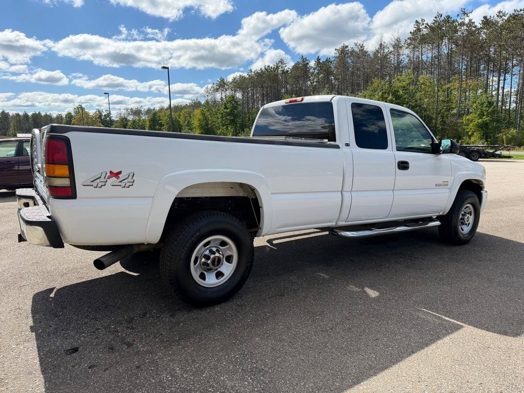 Used 2004 GMC Sierra 3500 SLT w/ Heavy-Duty Power Package AWD/4WD image 4