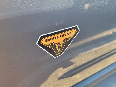 Used 2025 Ford Bronco Sport Badlands image 3