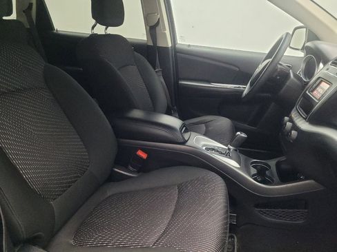 Used 2019 Dodge Journey SE FWD image 21