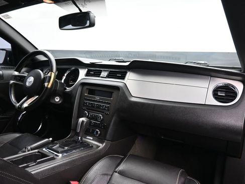 Used 2013 Ford Mustang Premium image 31