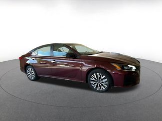 Used 2025 Nissan Altima 2.5 SV FWD video 2