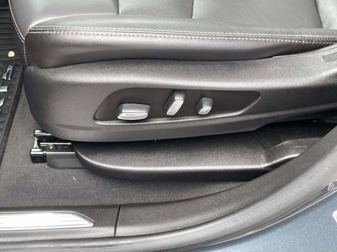 Used 2020 Cadillac XT5 Premium Luxury image 16