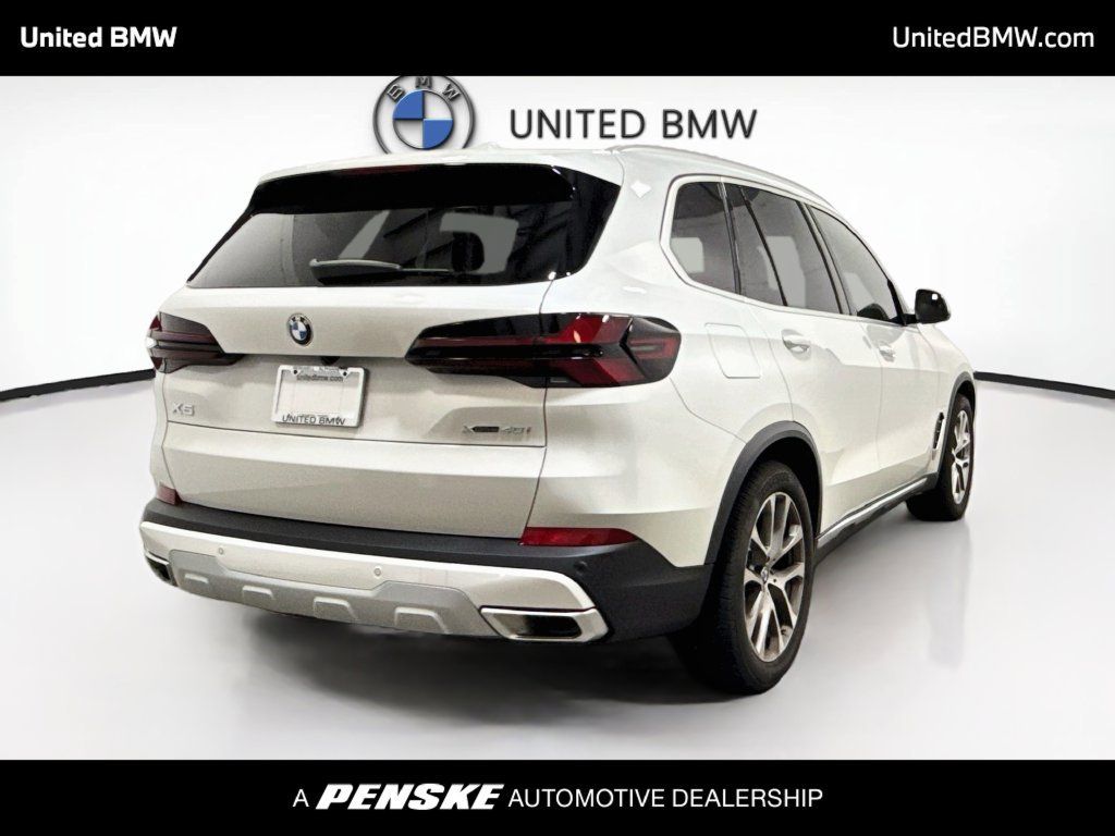 Certified 2024 BMW X5 xDrive40i w/ Premium Package AWD/4WD image 5