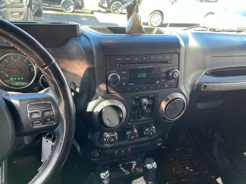 Used 2018 Jeep Wrangler Unlimited Sport S image 9