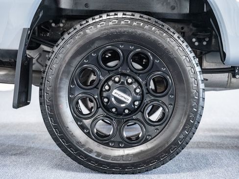 Used 2025 Ford F250 Lariat w/ Black Appearance Package image 19