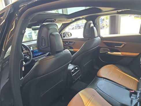 New 2026 Mercedes-Benz E 53 AMG e 4MATIC Sedan image 15