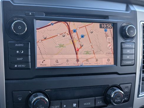 Used 2019 Nissan Titan SV w/ SV Convenience Package image 9