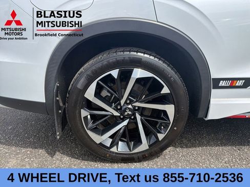 Used 2023 Mitsubishi Outlander 4WD Plug-In Hybrid image 6