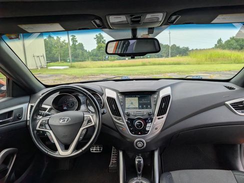Used 2016 Hyundai Veloster w/ Option Group 03 FWD image 31