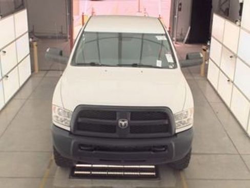 Used 2018 RAM 2500 Tradesman AWD/4WD image 2