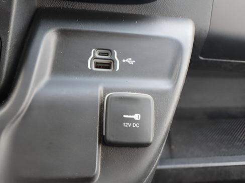 Used 2025 RAM ProMaster 2500 w/ Convenience Group FWD image 21