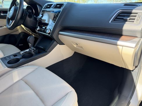 Used 2019 Subaru Outback 2.5i Limited image 12