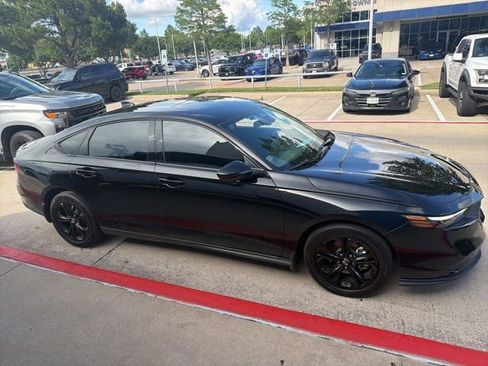Used 2025 Honda Accord SE image 4