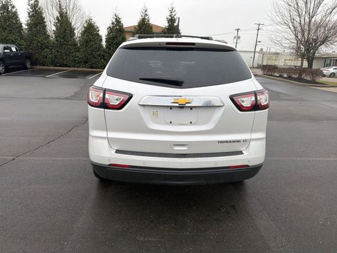 Used 2016 Chevrolet Traverse LT w/ Style and Technology Package image 4