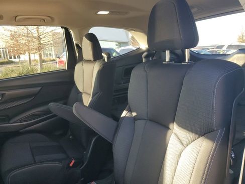 Used 2025 Subaru Ascent Premium image 19