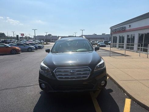 Used 2017 Subaru Outback 2.5i Premium AWD/4WD image 9