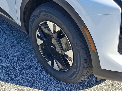 New 2026 Kia Sportage LX image 4