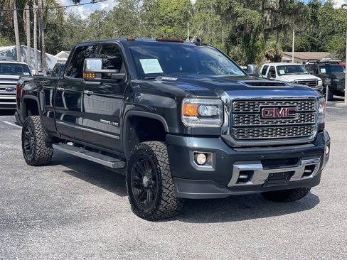 Used 2019 GMC Sierra 2500 Denali w/ Duramax Plus Package image 11