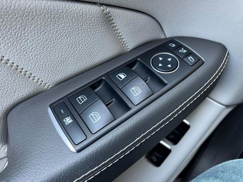 Used 2016 Mercedes-Benz GL 320 BlueTEC 4MATIC image 31