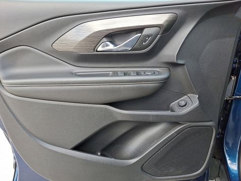 Certified 2023 GMC Terrain SLE w/ Driver Convenience Package image 10