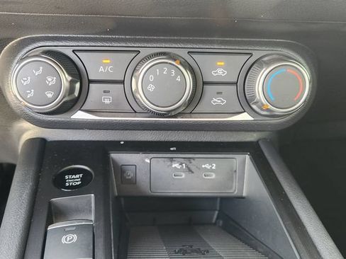 Used 2025 Nissan Kicks SV FWD image 18