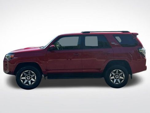Used 2024 Toyota 4Runner TRD Off-Road AWD/4WD image 3