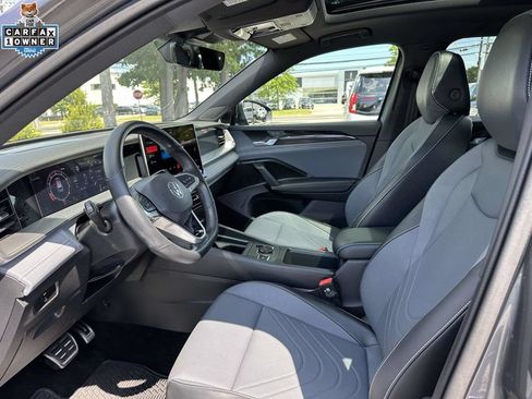 Used 2026 Volkswagen Tiguan SE R-Line AWD/4WD image 15