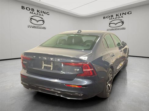 Used 2024 Volvo S60 B5 Core FWD image 5