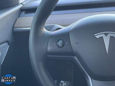 Used 2022 Tesla Model Y Performance image 36