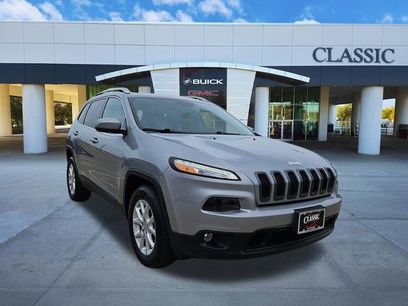 Used 2016 Jeep Cherokee Latitude w/ Comfort/Convenience Group