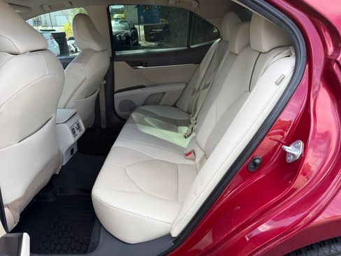 Used 2022 Toyota Camry XLE w/ Navigation Package FWD image 28