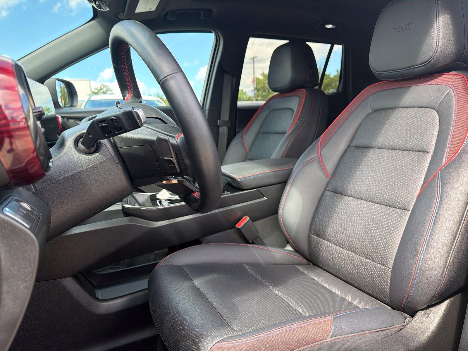 Used 2026 Chevrolet Equinox RS w/ Safety and Technology Package FWD image 8