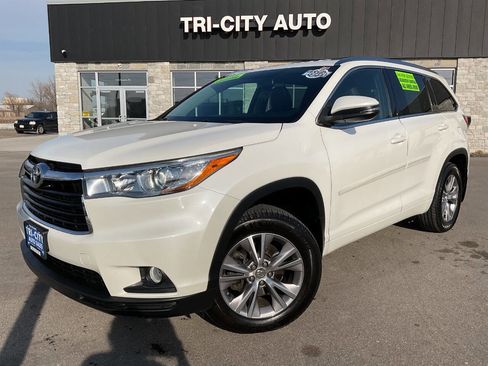Used 2015 Toyota Highlander XLE image 1