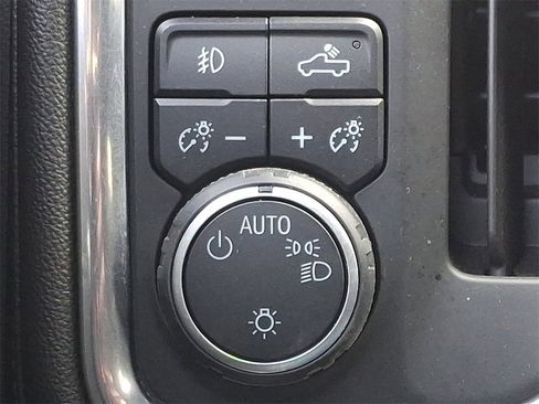 Used 2019 Chevrolet Silverado 1500 RST image 24