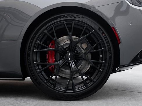 Used 2025 Aston Martin DB12 Coupe RWD image 10
