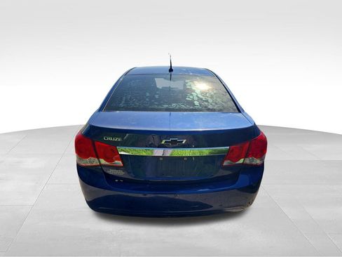 Used 2012 Chevrolet Cruze LS w/ Connectivity Package FWD image 9
