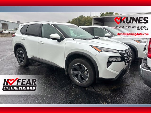 Used 2024 Nissan Rogue SV w/ SV Premium Package AWD/4WD image 1
