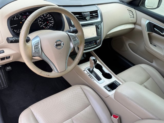 Used 2017 Nissan Altima 2.5 SL w/ 2.5 Technology Package FWD image 8