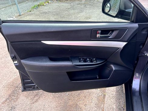 Used 2013 Subaru Outback 2.5i Premium image 9