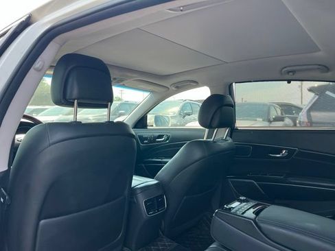 Used 2016 Kia K900 Luxury RWD image 13